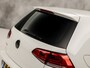 Volkswagen Golf 1.4 TSI Sportline Automaat (APPLE CARPLAY, CLIMATE, XENON, STOELVERWARMING, GETINT GLAS, LM VELGEN, SPORTSTOELEN, CRUISE, PARKEERSENSOREN, NIEUWSTAAT)