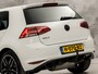 Volkswagen Golf 1.4 TSI Sportline Automaat (APPLE CARPLAY, CLIMATE, XENON, STOELVERWARMING, GETINT GLAS, LM VELGEN, SPORTSTOELEN, CRUISE, PARKEERSENSOREN, NIEUWSTAAT)