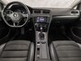 Volkswagen Golf 1.4 TSI Sportline Automaat (APPLE CARPLAY, CLIMATE, XENON, STOELVERWARMING, GETINT GLAS, LM VELGEN, SPORTSTOELEN, CRUISE, PARKEERSENSOREN, NIEUWSTAAT)