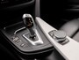 BMW 3-Serie 320i M Sport High Executive 184Pk Automaat (GROOT NAVI, DEALER ONDERHOUDEN, CLIMATE, LEDER, STOELVERWARMING, SPORTSTOELEN, PARKEERSENSOREN, GETINT GLAS, NIEUWSTAAT)