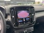 Volvo XC40 1.5 T5 Recharge Inscription | Plug-in Hybrid (PHEV) | Trekhaak | Panoramadak | Harman Kardon Audio | Achteruitrijcamera | Parkeersensoren | Elektrisch Verstelbare Voorstoelen | Keyless Entry | Elektrische Achterklep | Navigatie | Apple Carplay | Android Auto