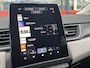 Renault Captur 1.6 E-Tech Plug-in Hybrid 160 Initiale Paris / Lederen Bekleding / Achteruitrijcamera / Stoel & Stuurverwarming / Trekhaak / Apple Carplay & Android Auto / Cruise Control / Climate Control / Parkeersensoren /
