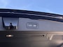 Volvo V60 2.0 T6 Plug-in Hybrid AWD Ultimate Dark | PHEV Long Range | Panoramadak | Head-up Display | Lichtmetalen Velgen 19 inch | Elektrisch Verstelbare Voorstoelen | Lederen Bekleding | Keyless Entry | Elektrische Achterklep | BLIS | Cruise Control Adaptief | Navigatie | Apple Carplay | Android Auto