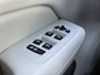 Volvo V60 2.0 T6 Plug-in Hybrid AWD Ultimate Dark | PHEV Long Range | Panoramadak | Head-up Display | Lichtmetalen Velgen 19 inch | Elektrisch Verstelbare Voorstoelen | Lederen Bekleding | Keyless Entry | Elektrische Achterklep | BLIS | Cruise Control Adaptief | Navigatie | Apple Carplay | Android Auto