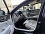 Volvo V60 2.0 T6 Plug-in Hybrid AWD Ultimate Dark | PHEV Long Range | Panoramadak | Head-up Display | Lichtmetalen Velgen 19 inch | Elektrisch Verstelbare Voorstoelen | Lederen Bekleding | Keyless Entry | Elektrische Achterklep | BLIS | Cruise Control Adaptief | Navigatie | Apple Carplay | Android Auto