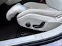 Volvo V60 2.0 T6 Plug-in Hybrid AWD Ultimate Dark | PHEV Long Range | Panoramadak | Head-up Display | Lichtmetalen Velgen 19 inch | Elektrisch Verstelbare Voorstoelen | Lederen Bekleding | Keyless Entry | Elektrische Achterklep | BLIS | Cruise Control Adaptief | Navigatie | Apple Carplay | Android Auto
