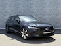 Volvo V60 2.0 T6 Plug-in Hybrid AWD Ultimate Dark | PHEV Long Range | Panoramadak | Head-up Display | Lichtmetalen Velgen 19 inch | Elektrisch Verstelbare Voorstoelen | Lederen Bekleding | Keyless Entry | Elektrische Achterklep | BLIS | Cruise Control Adaptief | Navigatie | Apple Carplay | Android Auto
