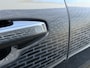 Volvo V60 2.0 T6 Plug-in Hybrid AWD Ultimate Dark | PHEV Long Range | Panoramadak | Head-up Display | Lichtmetalen Velgen 19 inch | Elektrisch Verstelbare Voorstoelen | Lederen Bekleding | Keyless Entry | Elektrische Achterklep | BLIS | Cruise Control Adaptief | Navigatie | Apple Carplay | Android Auto