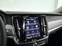 Volvo V90 T8 Plug-in hybrid AWD Ultra Dark | SOH 100% | Panoramadak | 360° camera | Harman Kardon | Head-up display | Stoel- en Stuurverwarming | Trekhaak