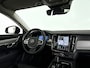 Volvo V90 T8 Plug-in hybrid AWD Ultra Dark | SOH 100% | Panoramadak | 360° camera | Harman Kardon | Head-up display | Stoel- en Stuurverwarming | Trekhaak