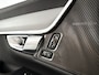 Volvo V90 T8 Plug-in hybrid AWD Ultra Dark | SOH 100% | Panoramadak | 360° camera | Harman Kardon | Head-up display | Stoel- en Stuurverwarming | Trekhaak