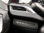 Peugeot 2008 1.2 PureTech Allure (APPLE CARPLAY, NAVIGATIE, CAMERA, CLIMATE, LEDER, SPORTSTOELEN, TREKHAAK, LM VELGEN, CRUISE, NIEUWSTAAT)