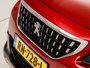 Peugeot 2008 1.2 PureTech Allure (APPLE CARPLAY, NAVIGATIE, CAMERA, CLIMATE, LEDER, SPORTSTOELEN, TREKHAAK, LM VELGEN, CRUISE, NIEUWSTAAT)