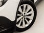 Opel Mokka 1.4 T Cosmo 141Pk (SCHUIFDAK, NAVIGATIE, CAMERA, STUUR/STOELVERWARMING, LEDER, SPORTSTOELEN, GETINT GLAS, CRUISE, NIEUWE APK, NIEUWSTAAT)