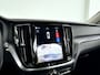 Volvo V60 B4 Essential Edition | Parkeercamera | Stoel- en Stuurverwarming | Trekhaak