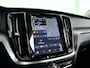 Volvo V60 B4 Essential Edition | Parkeercamera | Stoel- en Stuurverwarming | Trekhaak