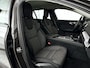 Volvo V60 B4 Essential Edition | Parkeercamera | Stoel- en Stuurverwarming | Trekhaak