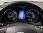 Toyota Auris 1.8 Hybrid Dynamic Automaat (NAVIGATIE, CAMERA, GETINT GLAS, SPORTSTOELEN, KEYLESS, TREKHAAK, CRUISE, NIEUWSTAAT)
