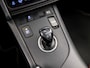 Toyota Auris 1.8 Hybrid Dynamic Automaat (NAVIGATIE, CAMERA, GETINT GLAS, SPORTSTOELEN, KEYLESS, TREKHAAK, CRUISE, NIEUWSTAAT)