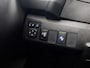 Toyota Auris 1.8 Hybrid Dynamic Automaat (NAVIGATIE, CAMERA, GETINT GLAS, SPORTSTOELEN, KEYLESS, TREKHAAK, CRUISE, NIEUWSTAAT)