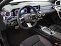 Mercedes-Benz A-klasse 180 Business Solution AMG | Panoramaschuifdak | Premium Plus | Head-Up | MULTIBEAM LED | Dodehoekassistent | 19 inch AMG-velgen |