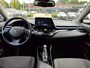 Toyota C-HR / C-HR+ 2.0 HYBRID 184PK DYNAMIC NL-AUTO TREKHAAK NAVI PARK-SENSOREN APPLE/ANDROID CAMERA KEYLESS 18'' LM-VELGEN AD-CRUISE CLIMA