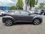 Toyota C-HR / C-HR+ 2.0 HYBRID 184PK DYNAMIC NL-AUTO TREKHAAK NAVI PARK-SENSOREN APPLE/ANDROID CAMERA KEYLESS 18'' LM-VELGEN AD-CRUISE CLIMA