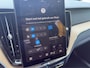 Volvo XC60 2.0 T6 Plug-in hybrid AWD Ultra Dark | Trekhaak | Facelift | 360cam | Stoel/stuurverwarming