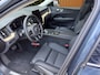 Volvo XC60 2.0 T6 Plug-in hybrid AWD Ultra Dark | Trekhaak | Facelift | 360cam | Stoel/stuurverwarming