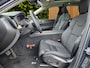 Volvo XC60 2.0 T6 Plug-in hybrid AWD Ultra Dark | Trekhaak | Facelift | 360cam | Stoel/stuurverwarming