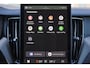 Volvo XC60 T6 Recharge AWD Plus Black Edition - IntelliSafe Assist & Surround - Harman/Kardon audio - Parkeercamera achter - Verwarmde voorstoelen, stuur & achterbank - Parkeersensoren voor & achter - Elektr. bedienb. voorstoelen met geheugen - Draadloze tel. lader - Extra getint glas - Inklapbare trekhaak - 21' LMV