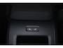 Volvo XC60 T6 Recharge AWD Plus Black Edition - IntelliSafe Assist & Surround - Harman/Kardon audio - Parkeercamera achter - Verwarmde voorstoelen, stuur & achterbank - Parkeersensoren voor & achter - Elektr. bedienb. voorstoelen met geheugen - Draadloze tel. lader - Extra getint glas - Inklapbare trekhaak - 21' LMV