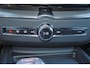 Volvo XC60 T6 Recharge AWD Plus Black Edition - IntelliSafe Assist & Surround - Harman/Kardon audio - Parkeercamera achter - Verwarmde voorstoelen, stuur & achterbank - Parkeersensoren voor & achter - Elektr. bedienb. voorstoelen met geheugen - Draadloze tel. lader - Extra getint glas - Inklapbare trekhaak - 21' LMV