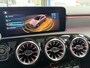 Mercedes-Benz A-klasse 180 Business Solution AMG | Panoramaschuifdak | Night | Premium Plus pakket | Dodehoekassistent | Head-up display | 19-inch Zwarte AMG Velgen |