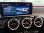 Mercedes-Benz A-klasse 180 Business Solution AMG | Panoramaschuifdak | Night | Premium Plus pakket | Dodehoekassistent | Head-up display | 19-inch Zwarte AMG Velgen |