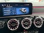 Mercedes-Benz A-klasse 180 Business Solution AMG | Panoramaschuifdak | Night | Premium Plus pakket | Dodehoekassistent | Head-up display | 19-inch Zwarte AMG Velgen |