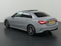 Mercedes-Benz A-klasse 180 Business Solution AMG | Night edition | Panoramadak | Memory stoelen | Head-up display | Stoelverwarming | Dodehoekassistent | AMG Line Plus