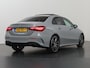 Mercedes-Benz A-klasse 180 Business Solution AMG | Night edition | Panoramadak | Memory stoelen | Head-up display | Stoelverwarming | Dodehoekassistent | AMG Line Plus