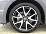 Toyota Yaris 1.5 Hybrid Executive | JBL | Head-Up Display | Dodehoek detectie | Stoel+stuurverwarming | Parkeersensoren voor+achter | Apple CarPlay/Android auto | Draadloze telefoonlader |