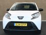 Toyota Aygo X 1.0 VVT-i MT Play - ORIGINEEL NEDERLANDSE AUTO - AFKOMSTIG VAN 1E EIGENAAR - ADAPTIEVE CRUISE CONTROL - CAMERA - AIRCO - APPLE CARPLAY/ ANDROID AUTO - ELEKTRISCHE RAMEN VOOR