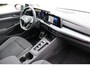 Volkswagen Golf 1.5 eTSI Active Stoelverwarming/Apple carplay/Achteruitrijcamera/Adaptieve cruise control/Lane assist/Parkeersensoren rondom/Sfeerverlichting/Climate control/DAB/Navigatie