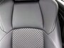 Toyota Yaris 1.5 Hybrid 130 Executive | BTW voertuig | Stuur+stoelverwarming | dodehoek detectie | Parkeersensoren voor+achter | Draadloze telefoonlader | Apple CarPlay/Android auto |