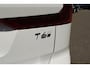 Volvo XC60 2.0 T6 Plug-in hybrid AWD Ultra Dark | Luchtvering | Head-up Display | Visual Park Assist incl. 360° Camera | Panoramisch Schuif-/Kanteldak | Harman/Kardon | Trekhaak | All-Season Banden | Keyless | BLIS | Elektrische Achterklep Met Sensorsturing | Adaptieve Cruise Control | Pilot Assist | Elektrisch Verstelbare Stoelen Met Geheugen | Stoelverwarming Voor- en Achter | Stuurverwarming | Lederen Dashboard |