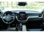 Volvo XC60 2.0 T6 Plug-in hybrid AWD Ultra Dark | Luchtvering | Head-up Display | Visual Park Assist incl. 360° Camera | Panoramisch Schuif-/Kanteldak | Harman/Kardon | Trekhaak | All-Season Banden | Keyless | BLIS | Elektrische Achterklep Met Sensorsturing | Adaptieve Cruise Control | Pilot Assist | Elektrisch Verstelbare Stoelen Met Geheugen | Stoelverwarming Voor- en Achter | Stuurverwarming | Lederen Dashboard |