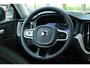 Volvo XC60 2.0 T6 Plug-in hybrid AWD Ultra Dark | Luchtvering | Head-up Display | Visual Park Assist incl. 360° Camera | Panoramisch Schuif-/Kanteldak | Harman/Kardon | Trekhaak | All-Season Banden | Keyless | BLIS | Elektrische Achterklep Met Sensorsturing | Adaptieve Cruise Control | Pilot Assist | Elektrisch Verstelbare Stoelen Met Geheugen | Stoelverwarming Voor- en Achter | Stuurverwarming | Lederen Dashboard |