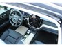 Volvo XC60 2.0 T6 Plug-in hybrid AWD Ultra Dark | Luchtvering | Head-up Display | Visual Park Assist incl. 360° Camera | Panoramisch Schuif-/Kanteldak | Harman/Kardon | Trekhaak | All-Season Banden | Keyless | BLIS | Elektrische Achterklep Met Sensorsturing | Adaptieve Cruise Control | Pilot Assist | Elektrisch Verstelbare Stoelen Met Geheugen | Stoelverwarming Voor- en Achter | Stuurverwarming | Lederen Dashboard |