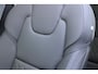 Volvo XC60 2.0 T6 Plug-in hybrid AWD Ultra Dark | Luchtvering | Head-up Display | Visual Park Assist incl. 360° Camera | Panoramisch Schuif-/Kanteldak | Harman/Kardon | Trekhaak | All-Season Banden | Keyless | BLIS | Elektrische Achterklep Met Sensorsturing | Adaptieve Cruise Control | Pilot Assist | Elektrisch Verstelbare Stoelen Met Geheugen | Stoelverwarming Voor- en Achter | Stuurverwarming | Lederen Dashboard |