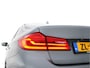 BMW 5-Serie 520i Executive Edition Sportline Aut. *LEATHER-FABRIC | FULL-LED | DIGI-COCKIT | KEYLESS | NAVI-FULLMAP | HEATED-SPORTSEATS | PRIVACY-GLASS | AMBIENTLIGHT | ECC | CARPLAY | PDC | TOWBAR | 18"ALU*