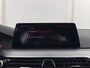 BMW 5-Serie 520i Executive Edition Sportline Aut. *LEATHER-FABRIC | FULL-LED | DIGI-COCKIT | KEYLESS | NAVI-FULLMAP | HEATED-SPORTSEATS | PRIVACY-GLASS | AMBIENTLIGHT | ECC | CARPLAY | PDC | TOWBAR | 18"ALU*