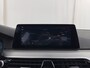 BMW 5-Serie 520i Executive Edition Sportline Aut. *LEATHER-FABRIC | FULL-LED | DIGI-COCKIT | KEYLESS | NAVI-FULLMAP | HEATED-SPORTSEATS | PRIVACY-GLASS | AMBIENTLIGHT | ECC | CARPLAY | PDC | TOWBAR | 18"ALU*